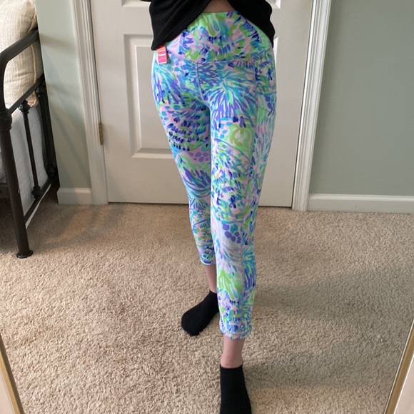 *SOLD!* NWT Lilly Pulitzer High Rise Leggings Weekender Leggings Crop Shell oF - Picture 3 of 12